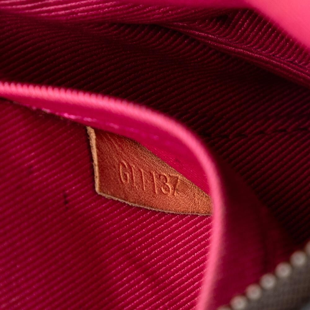 Louis Vuitton Shoulder Bags