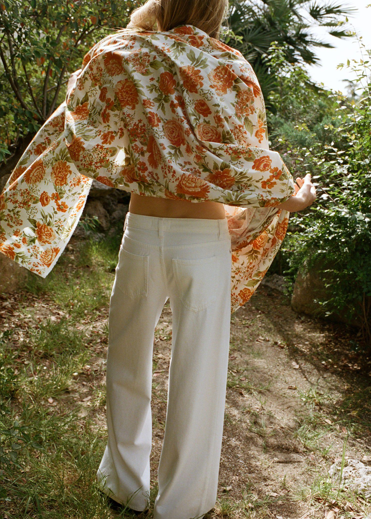 Low-rise wideleg jeans