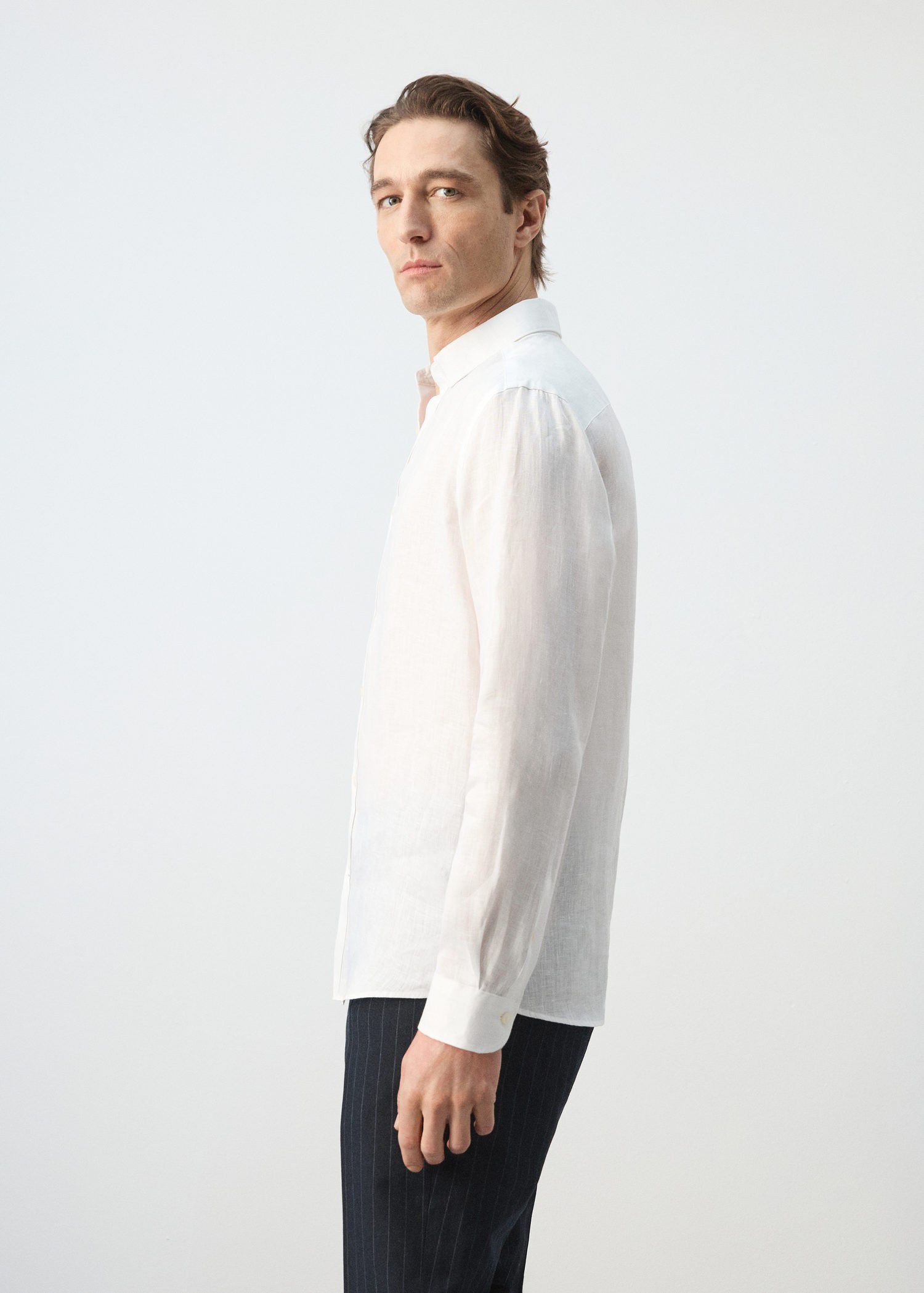 Regular-fit 100% linen shirt