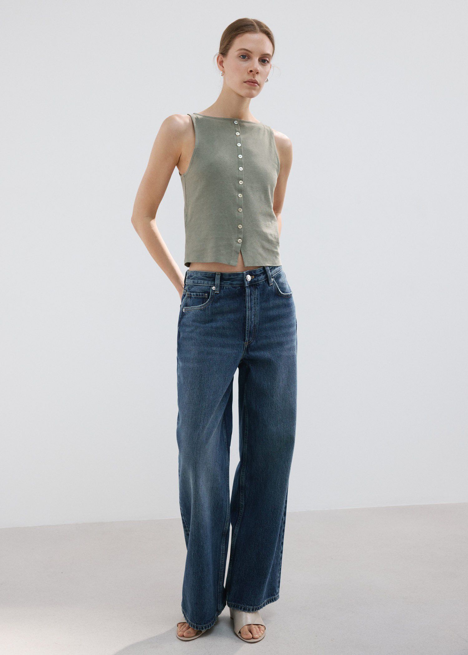 Cotton gilet with buttons