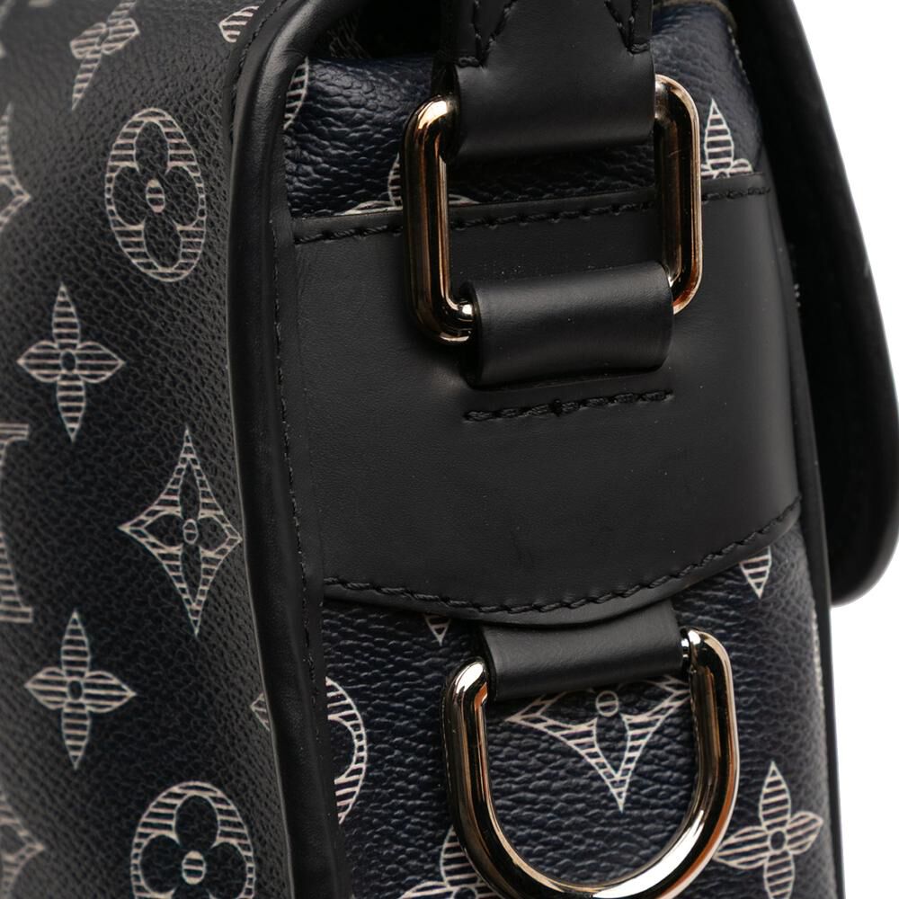 Louis Vuitton Messenger