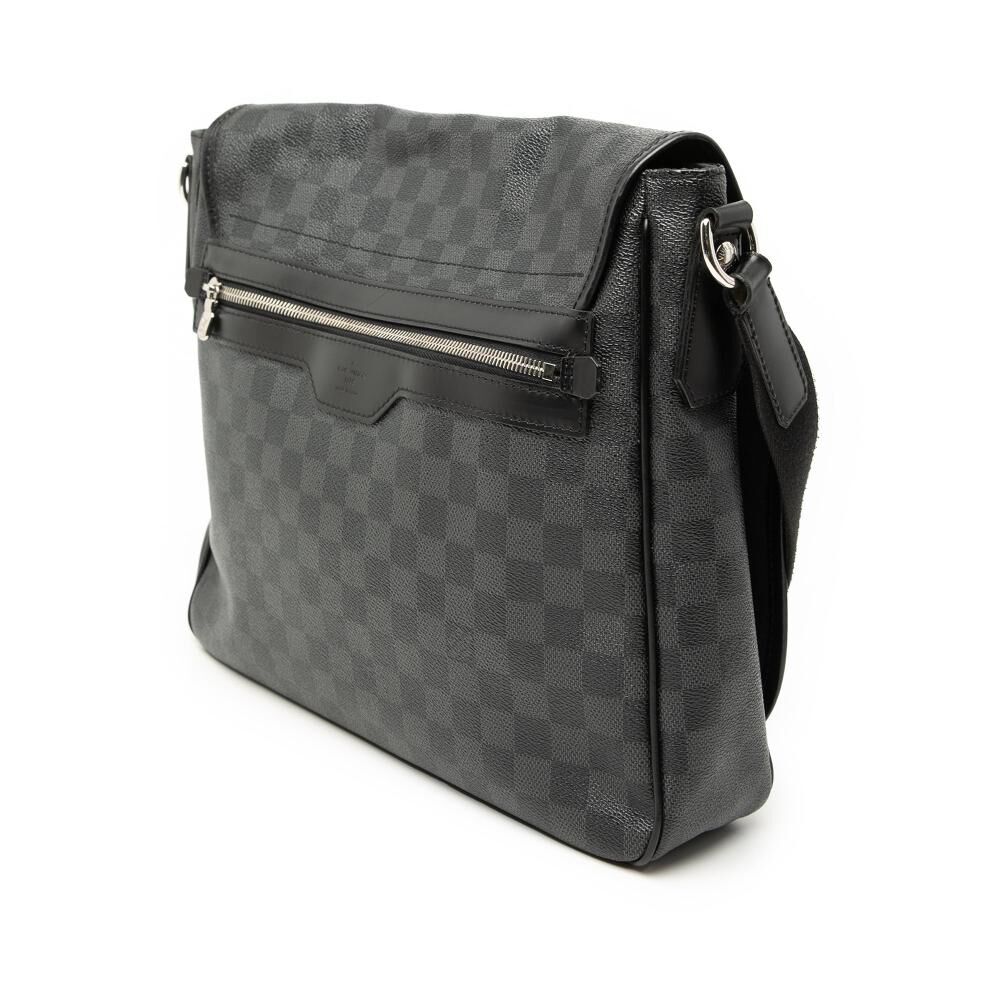 Louis Vuitton District