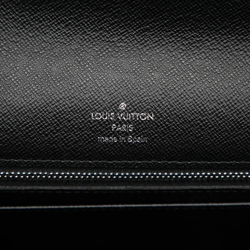 Louis Vuitton Clutch