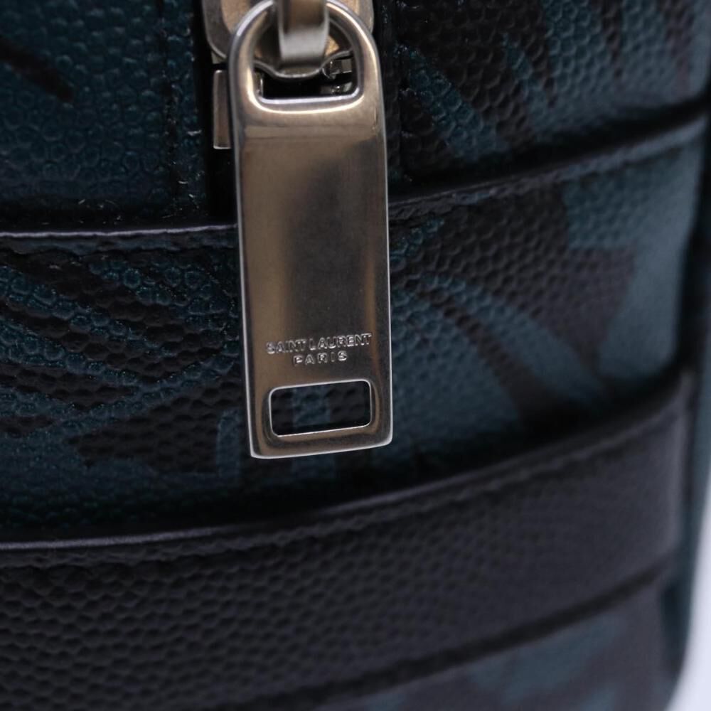 Yves Saint Laurent Pouch