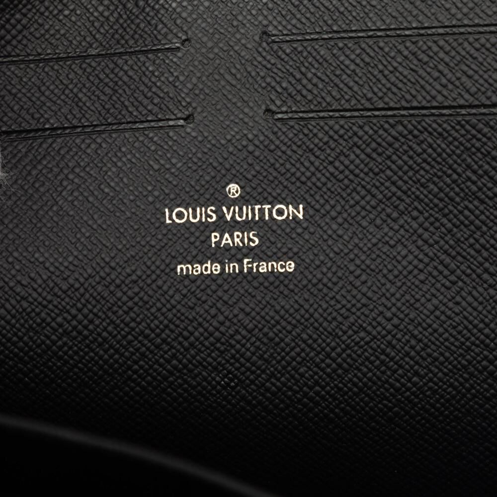Louis Vuitton Clutch