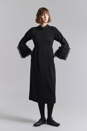 Sakura stretch kjole med flæser