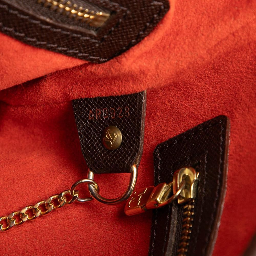 Louis Vuitton Marais