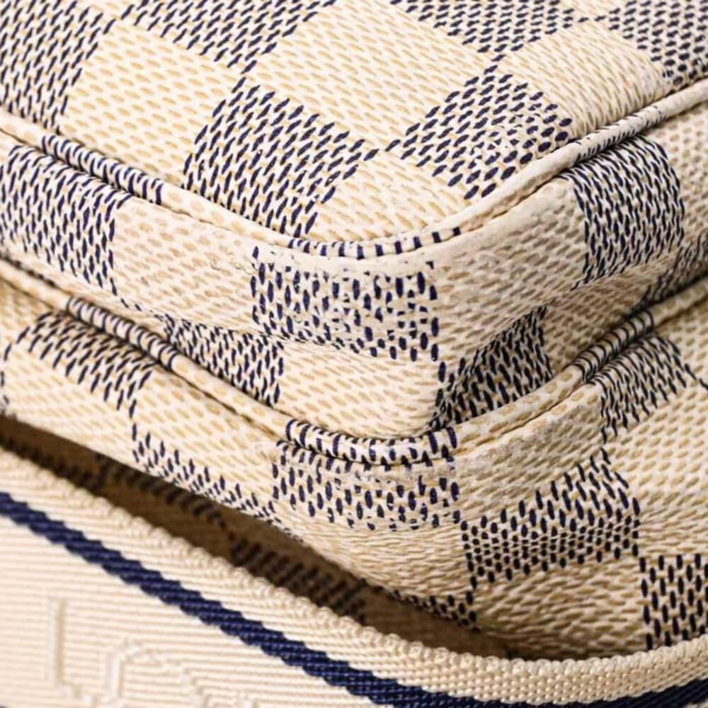 Louis Vuitton Shoulder Bags