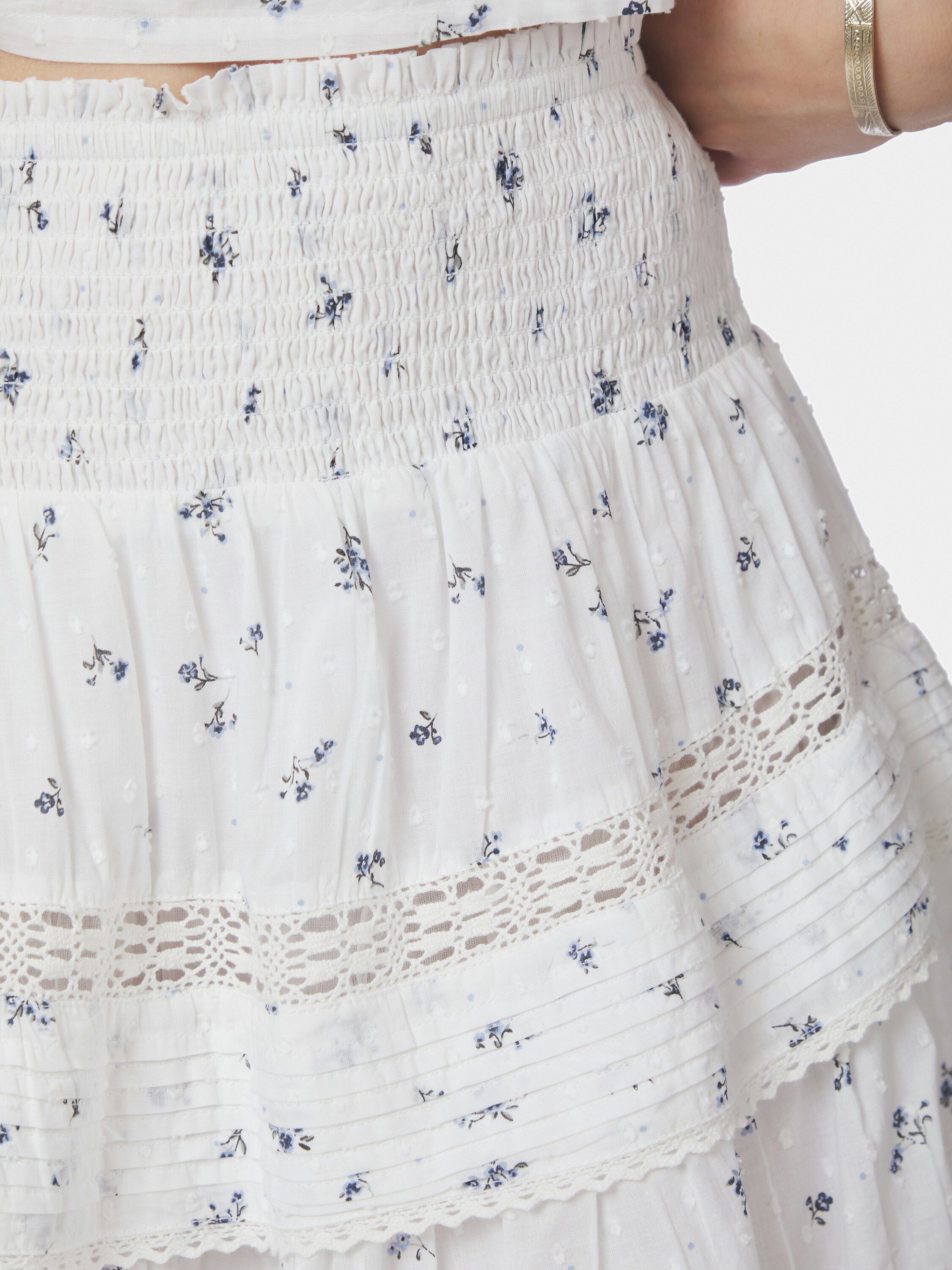 Kenia Flower Dobby Skirt