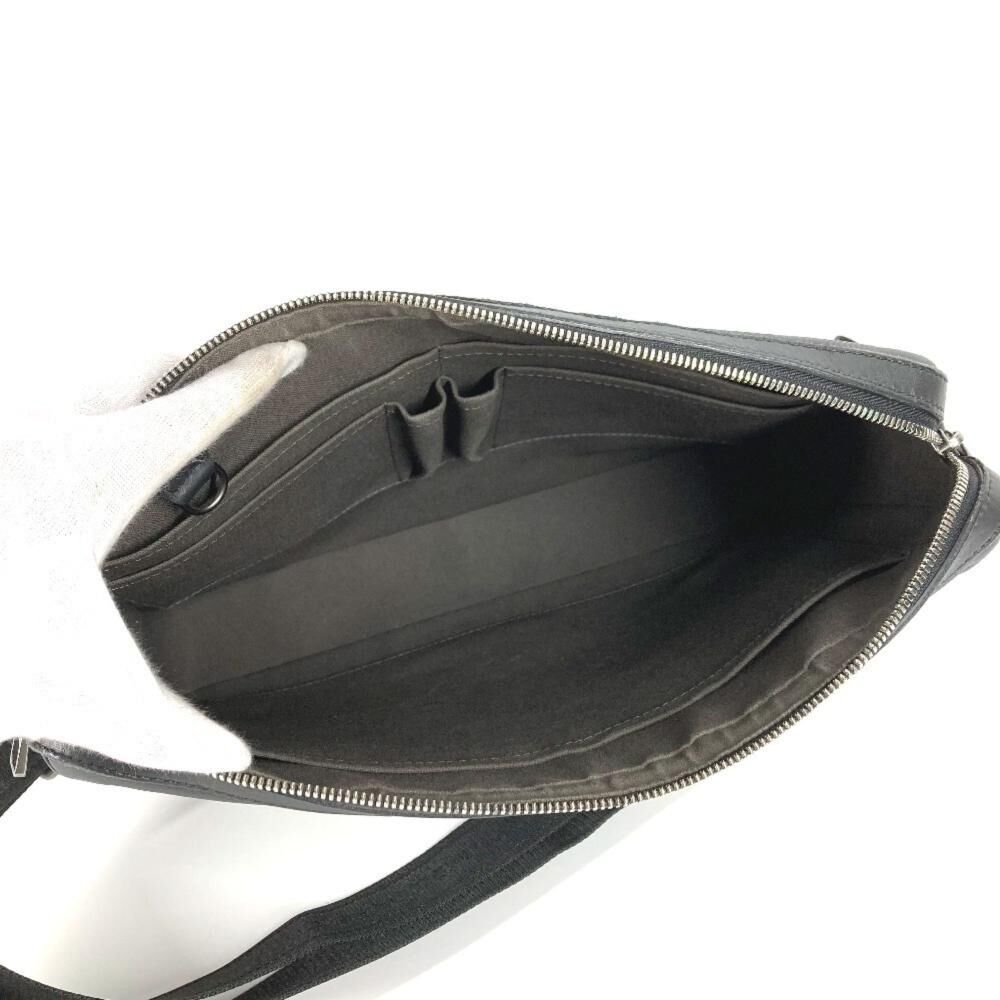 Louis Vuitton Messenger