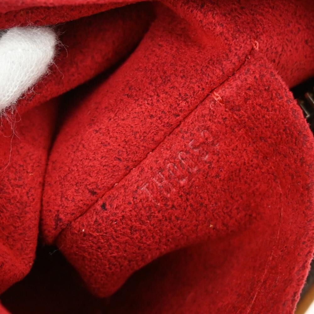 Louis Vuitton Croissant