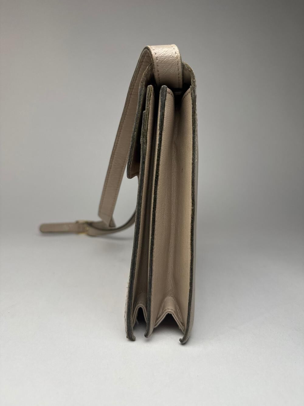 Yves Saint Laurent Shoulder Bag