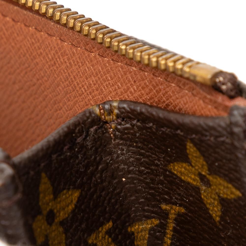 Louis Vuitton Poche Documents