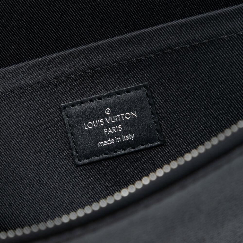 Louis Vuitton Clutch