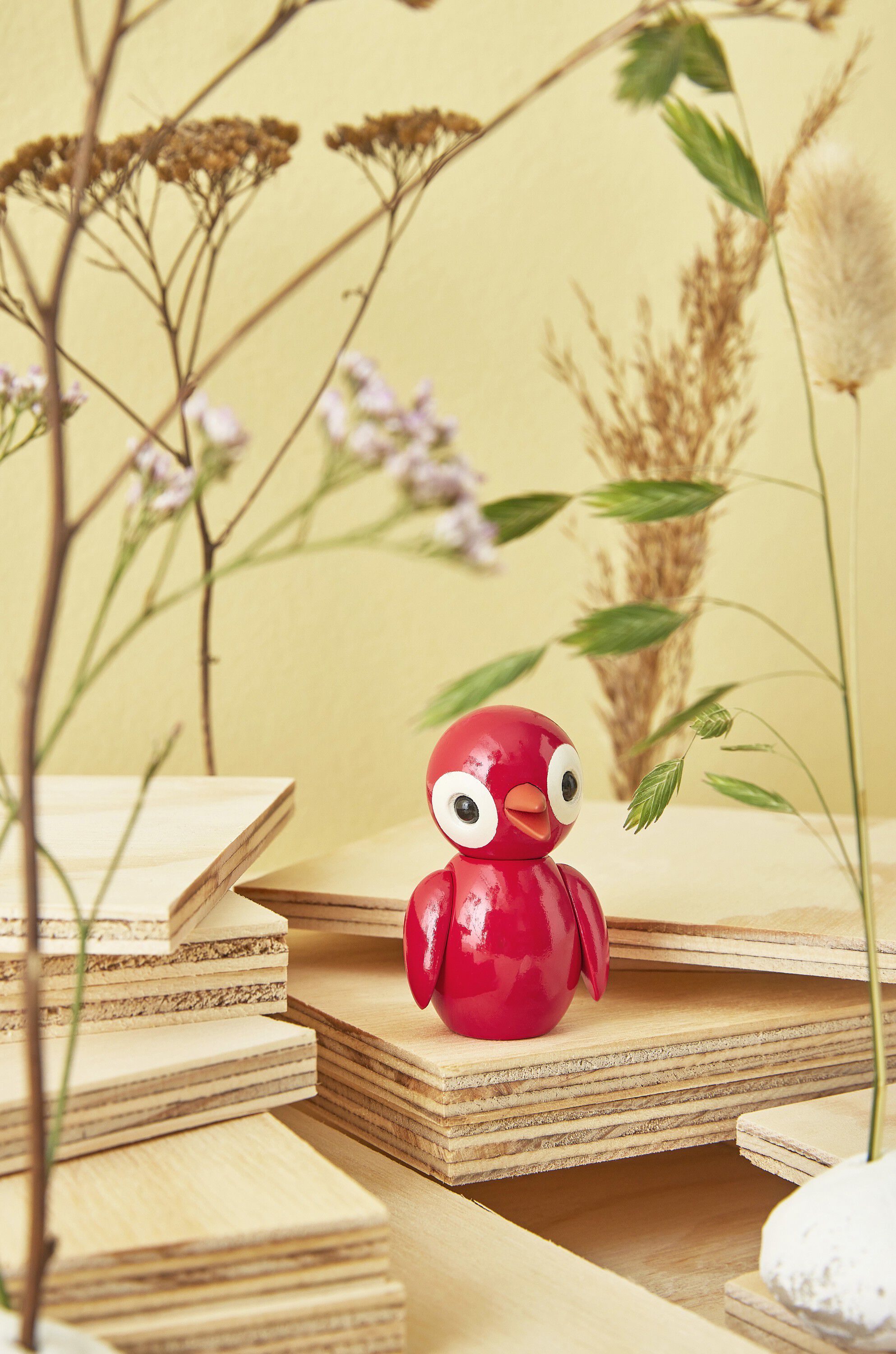 Remarkable Red, fugl