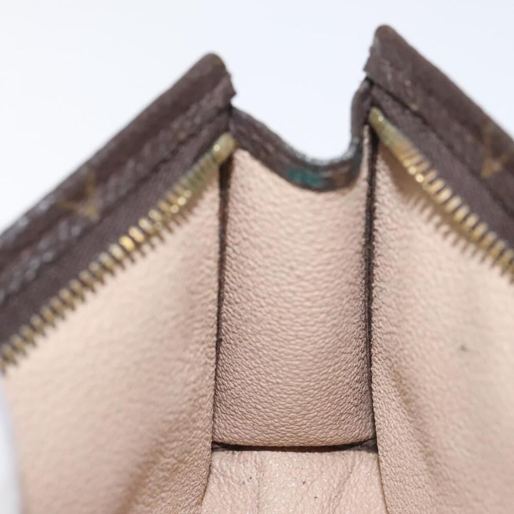 Louis Vuitton Poche Toilette