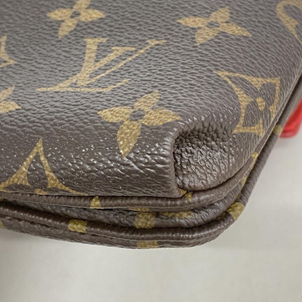 Louis Vuitton Shoulder Bags