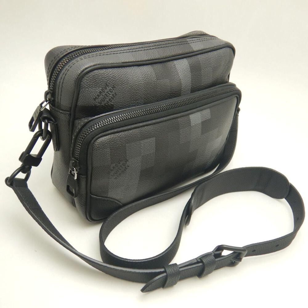 Louis Vuitton Shoulder Bags