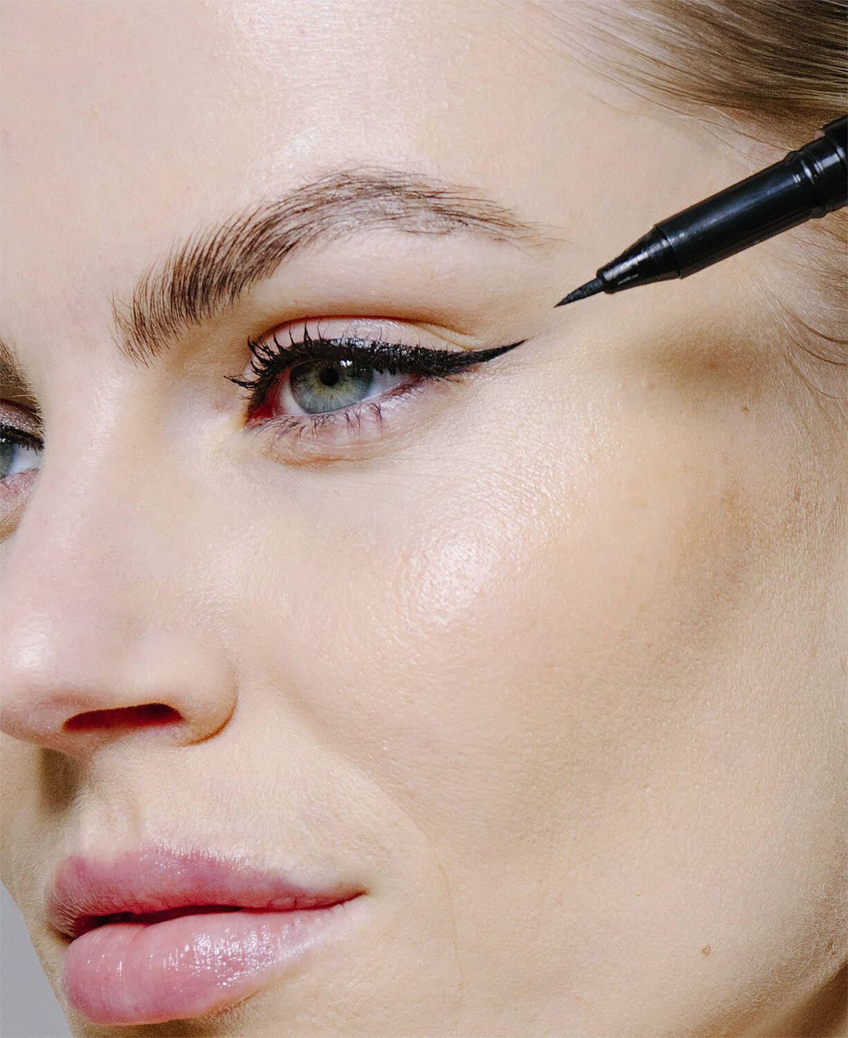 NOTABLE Liquid Eyeliner 0,8 ml