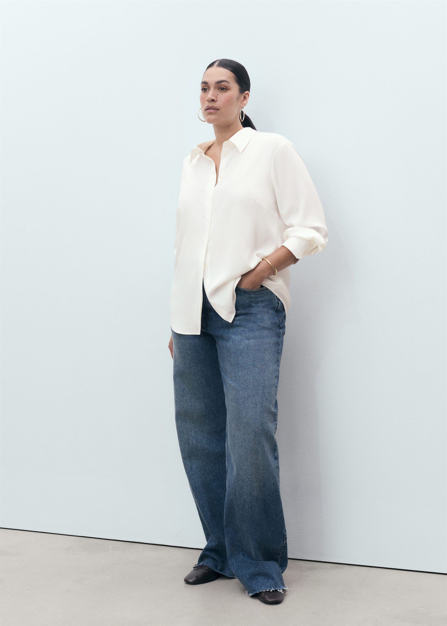 Fluid long-sleeved blouse