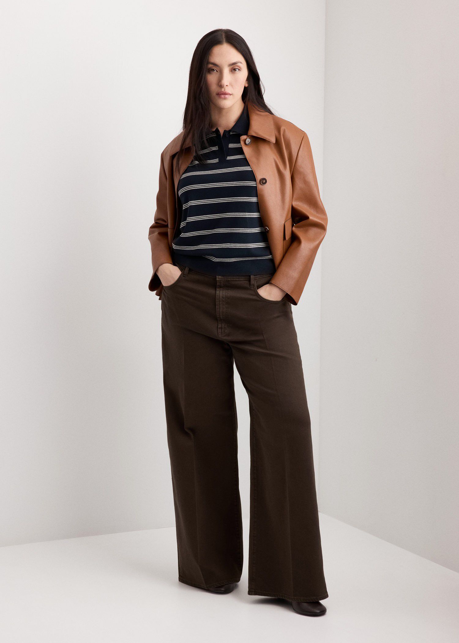 High-waisted wide leg jeans