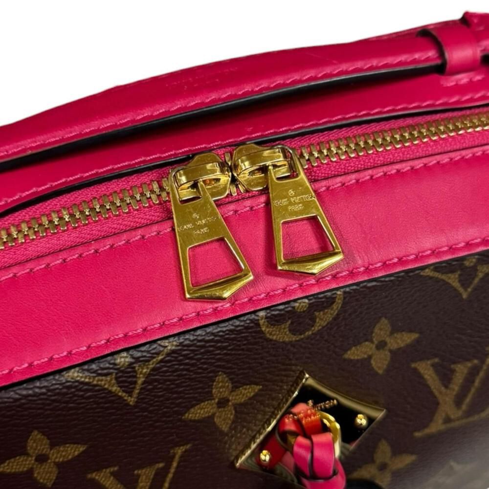 Louis Vuitton Shoulder Bags