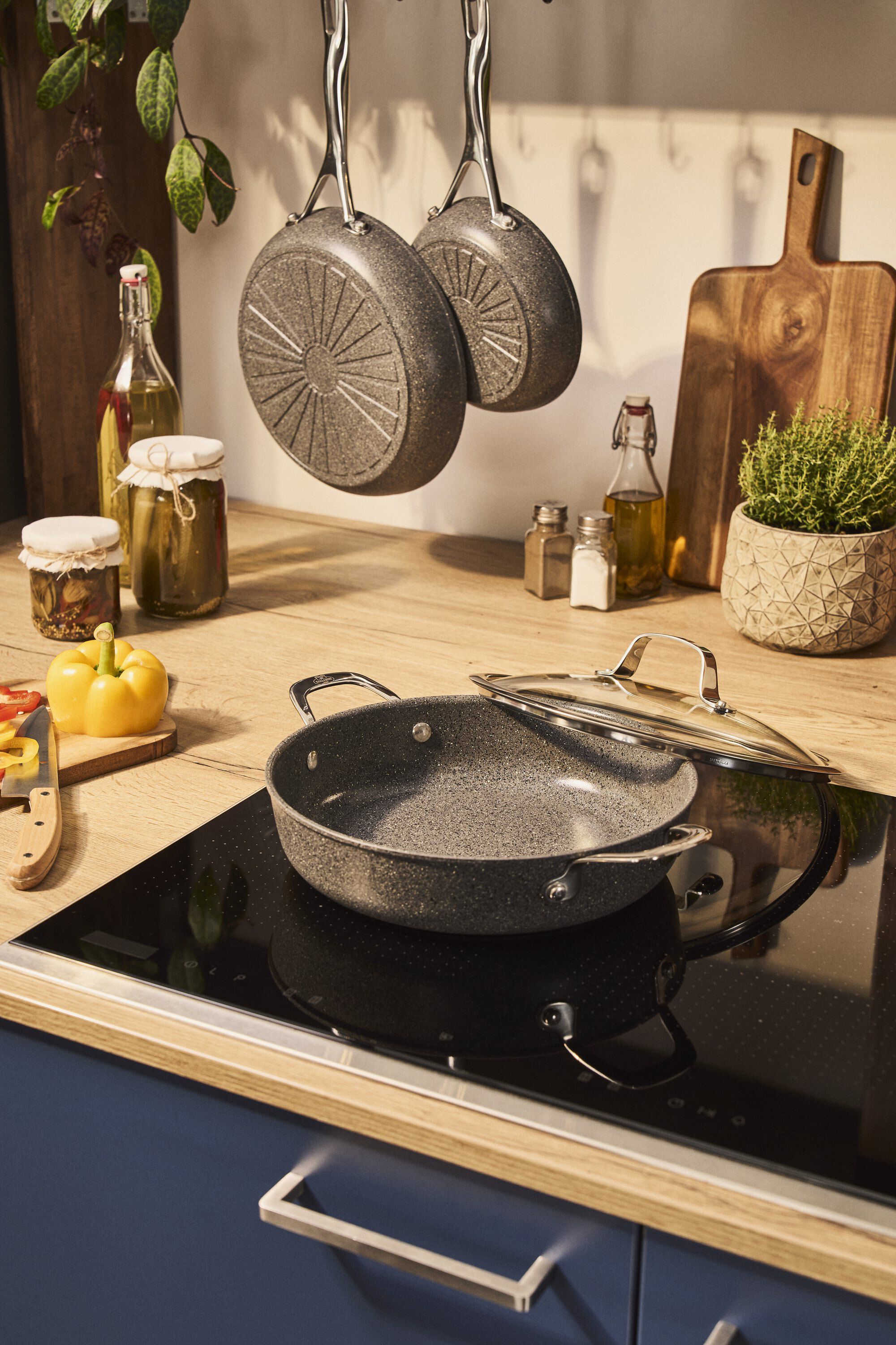 Salina Ceramic Serveringspanna med lock, 28 cm, Aluminum, Titanf&ouml;rst&auml;r