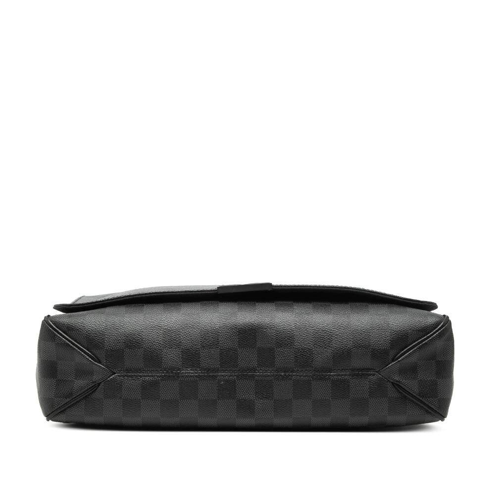Louis Vuitton District