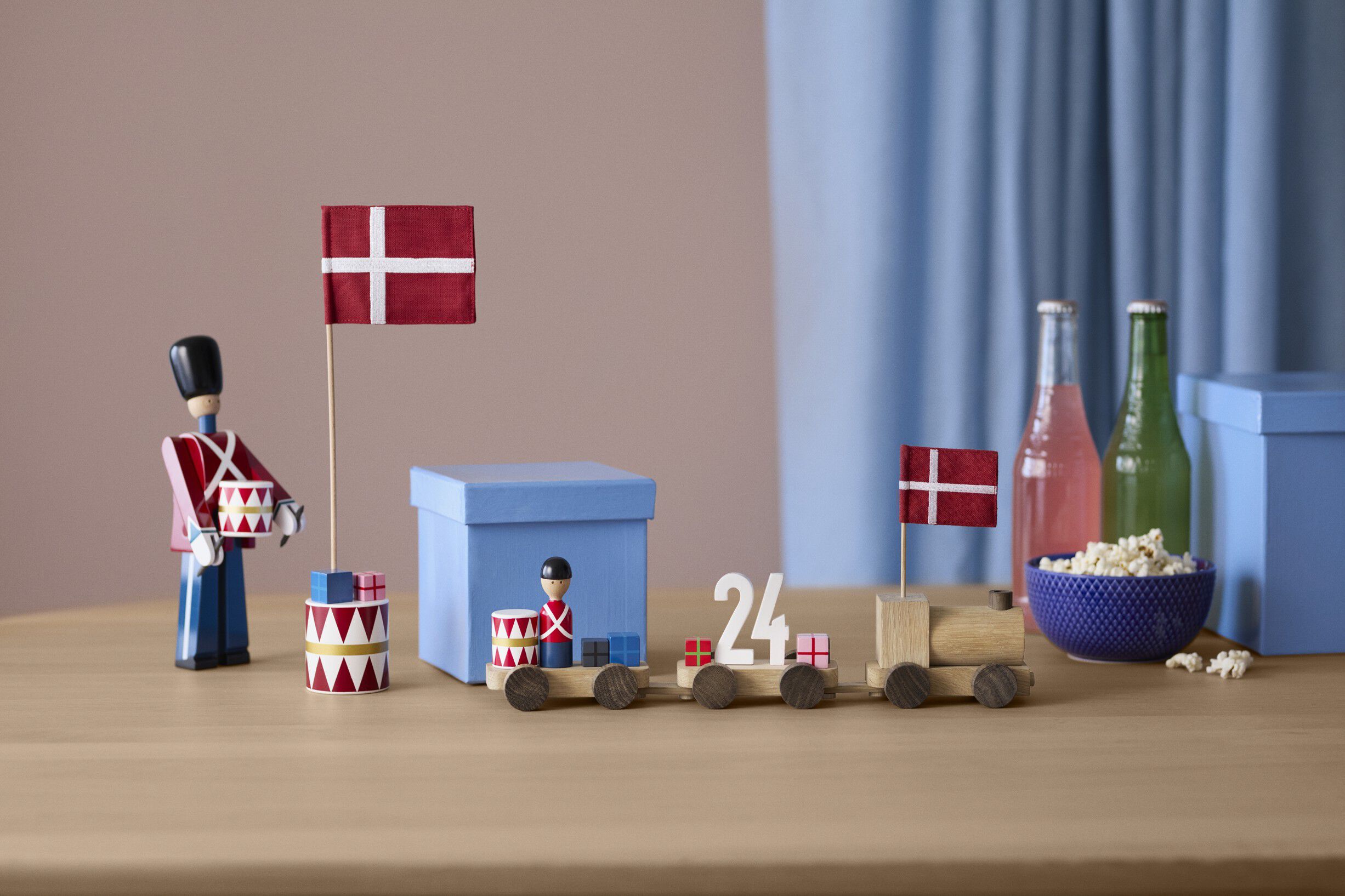 Bordflag dansk H30 cm r&oslash;d/hvid