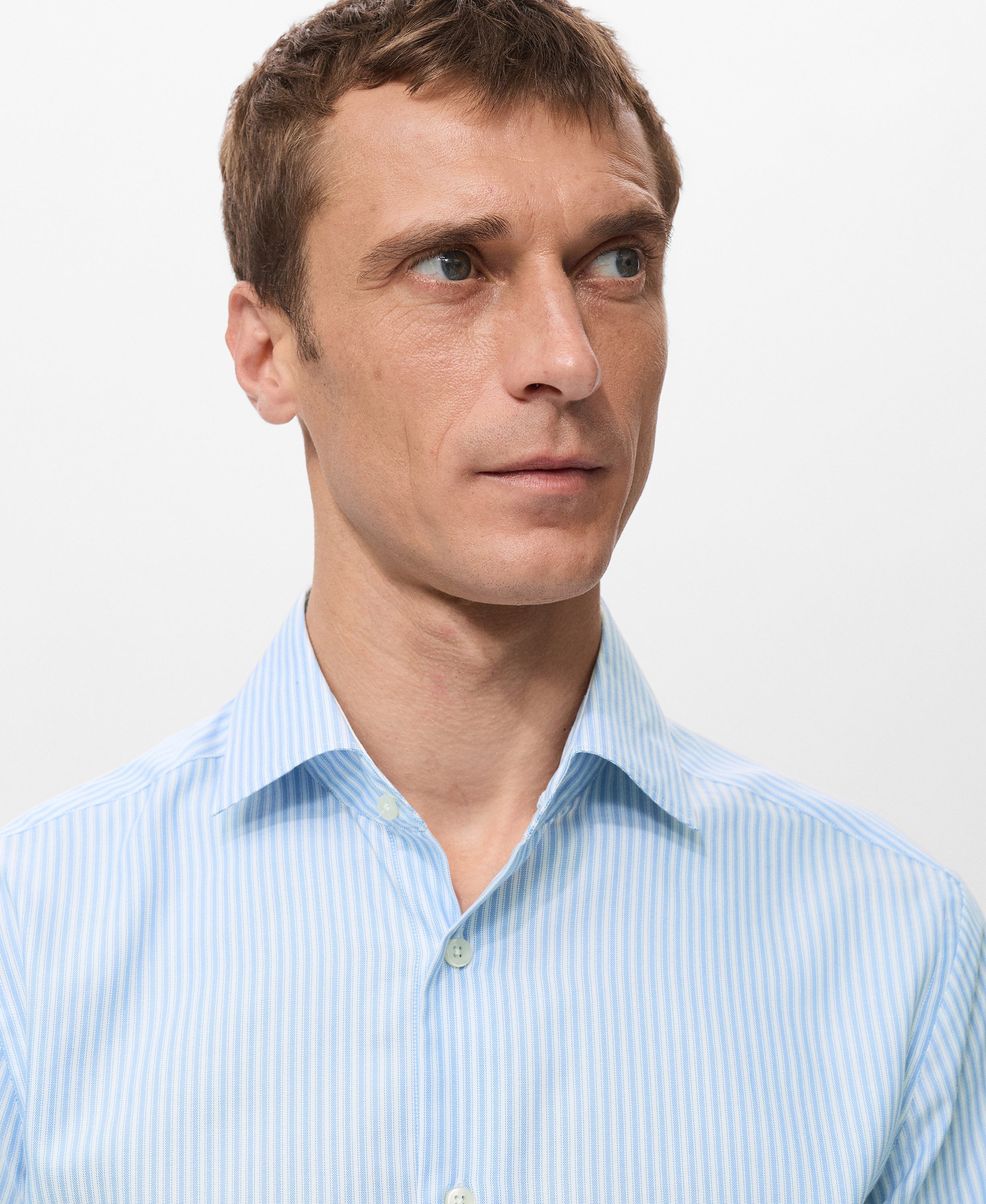 100% cotton slim-fit striped shirt