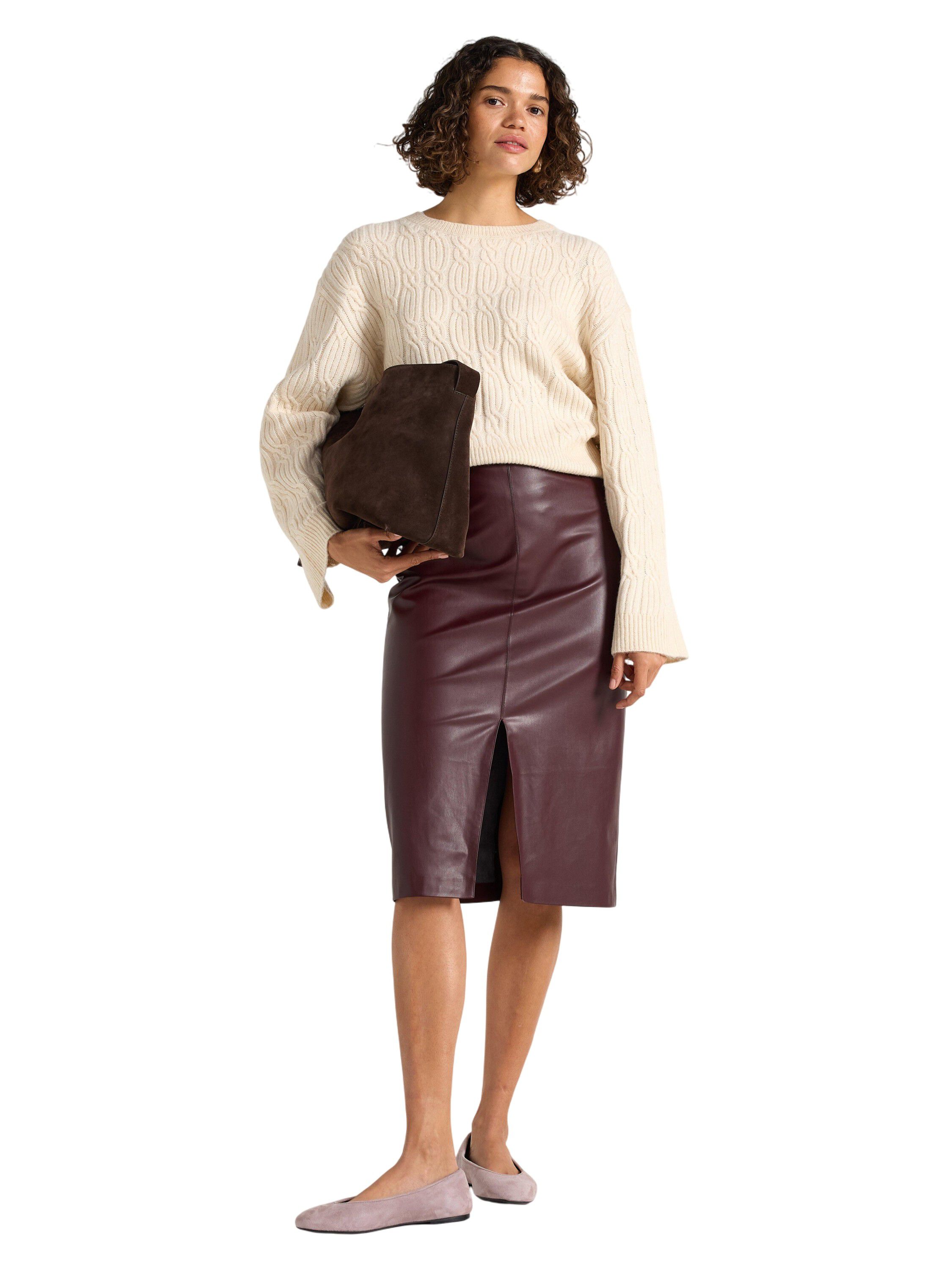 M&ouml;nsterstickad tr&ouml;ja med vida &auml;r