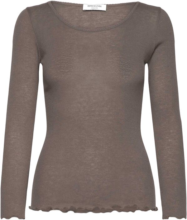 Long sleeve scoop neck
