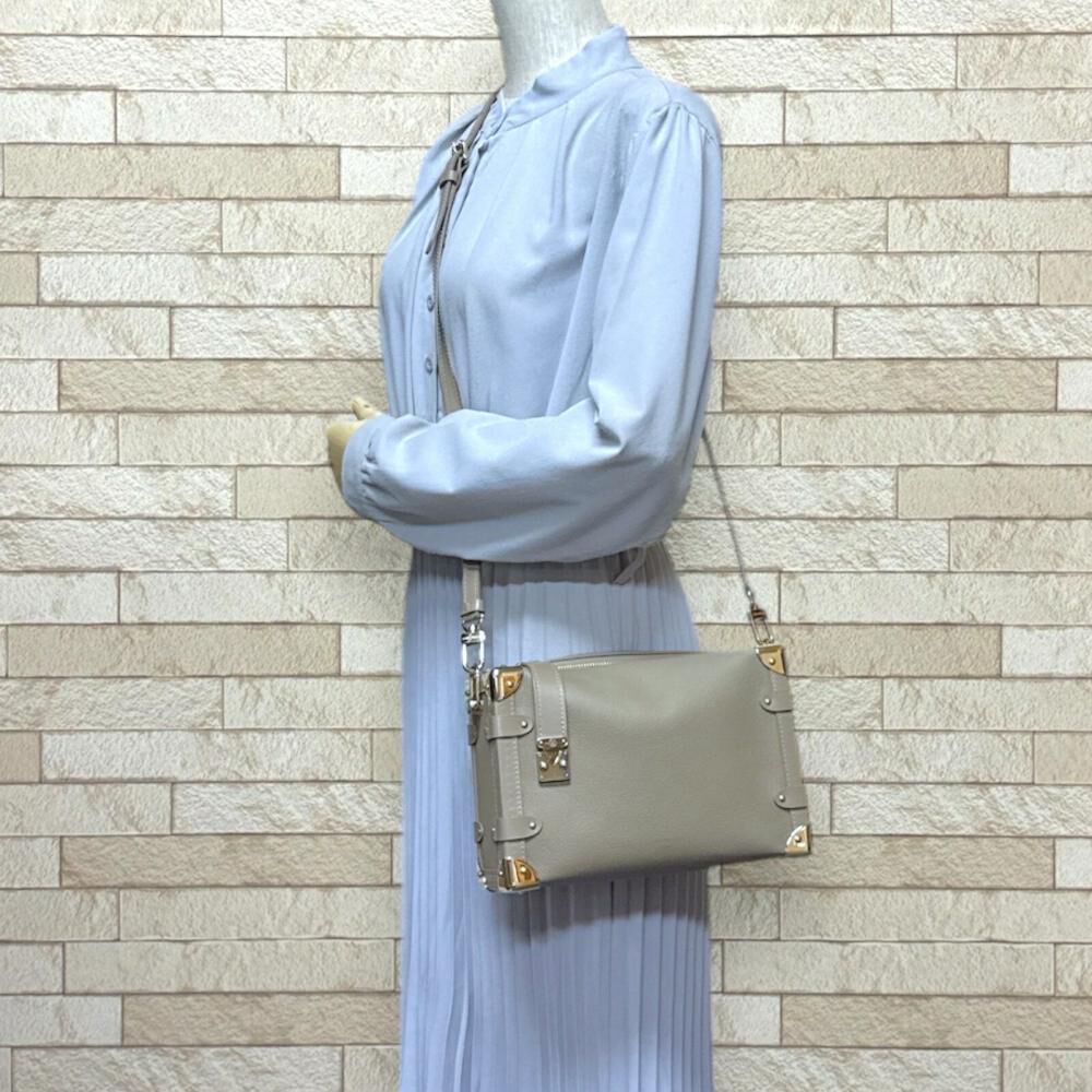 Louis Vuitton Shoulder Bags