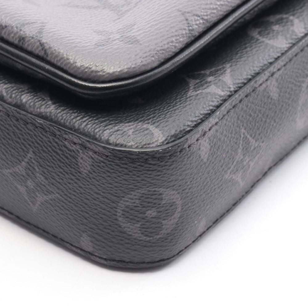 Louis Vuitton Messenger