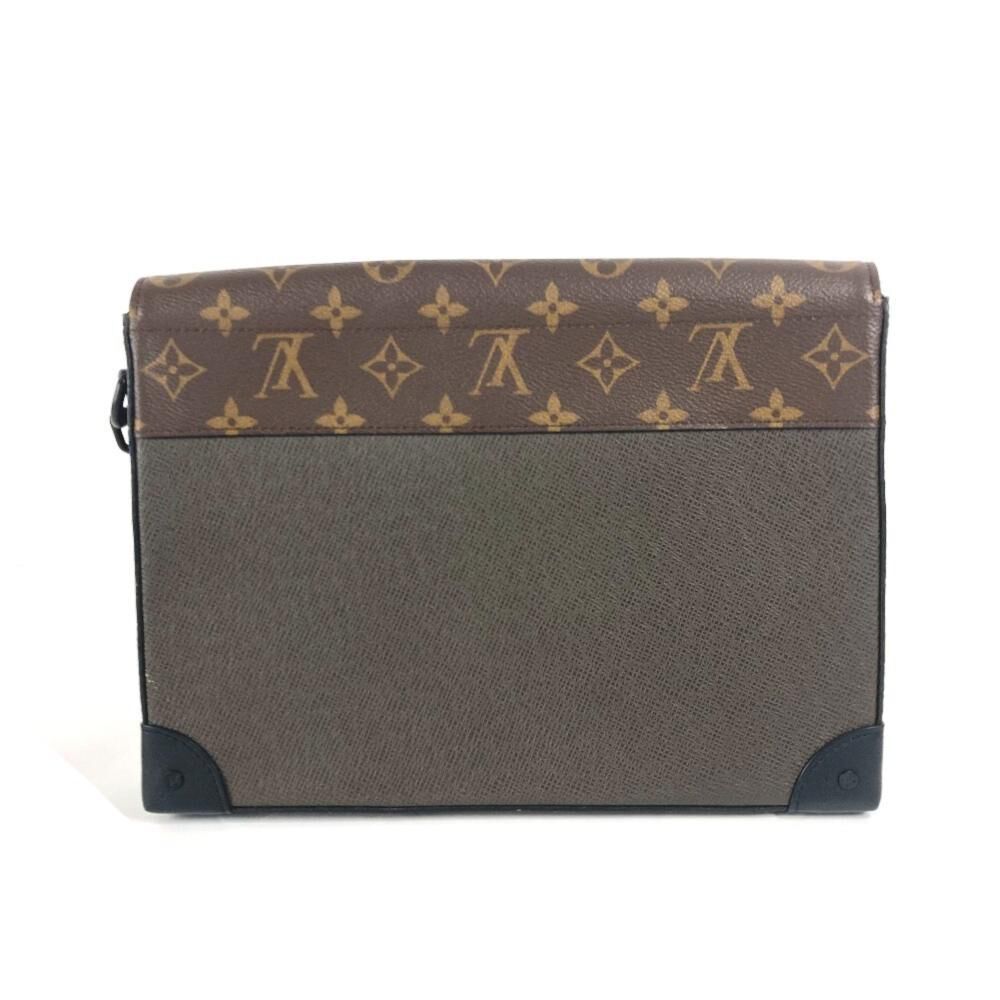 Louis Vuitton Clutch