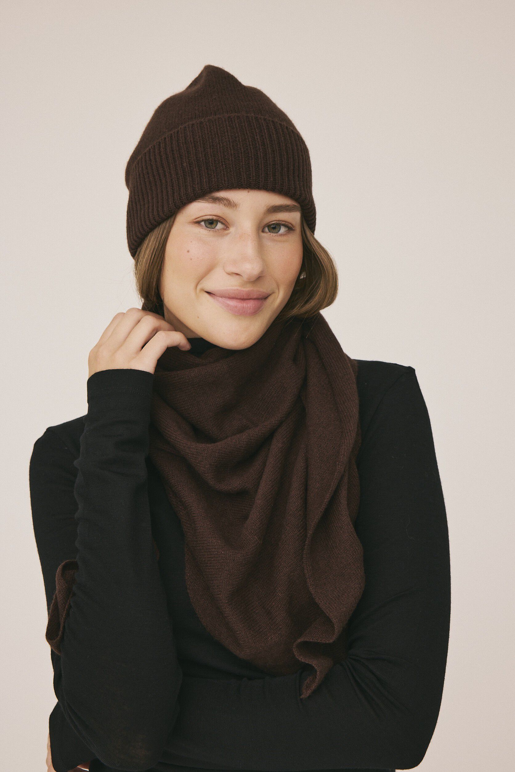 Karrie 16 - 100% Cashmere