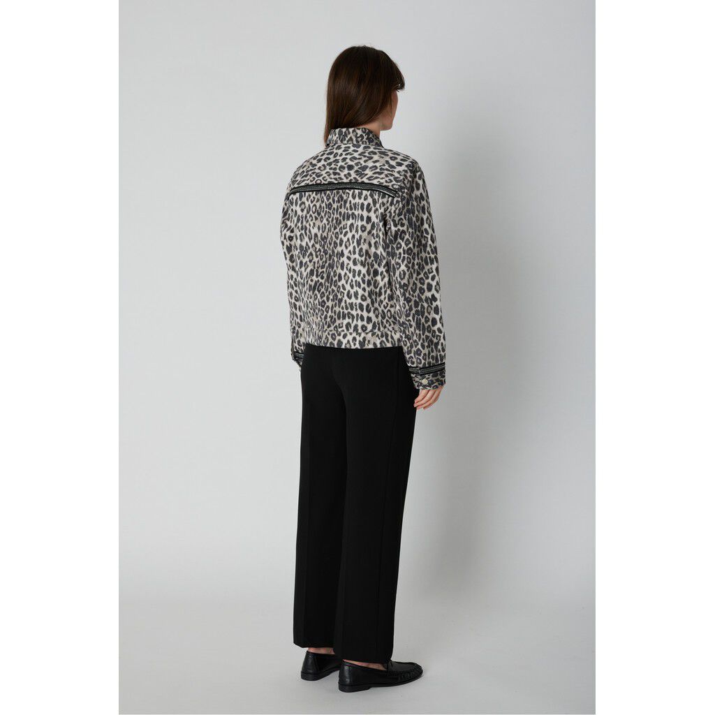 1046PBOOva jacket