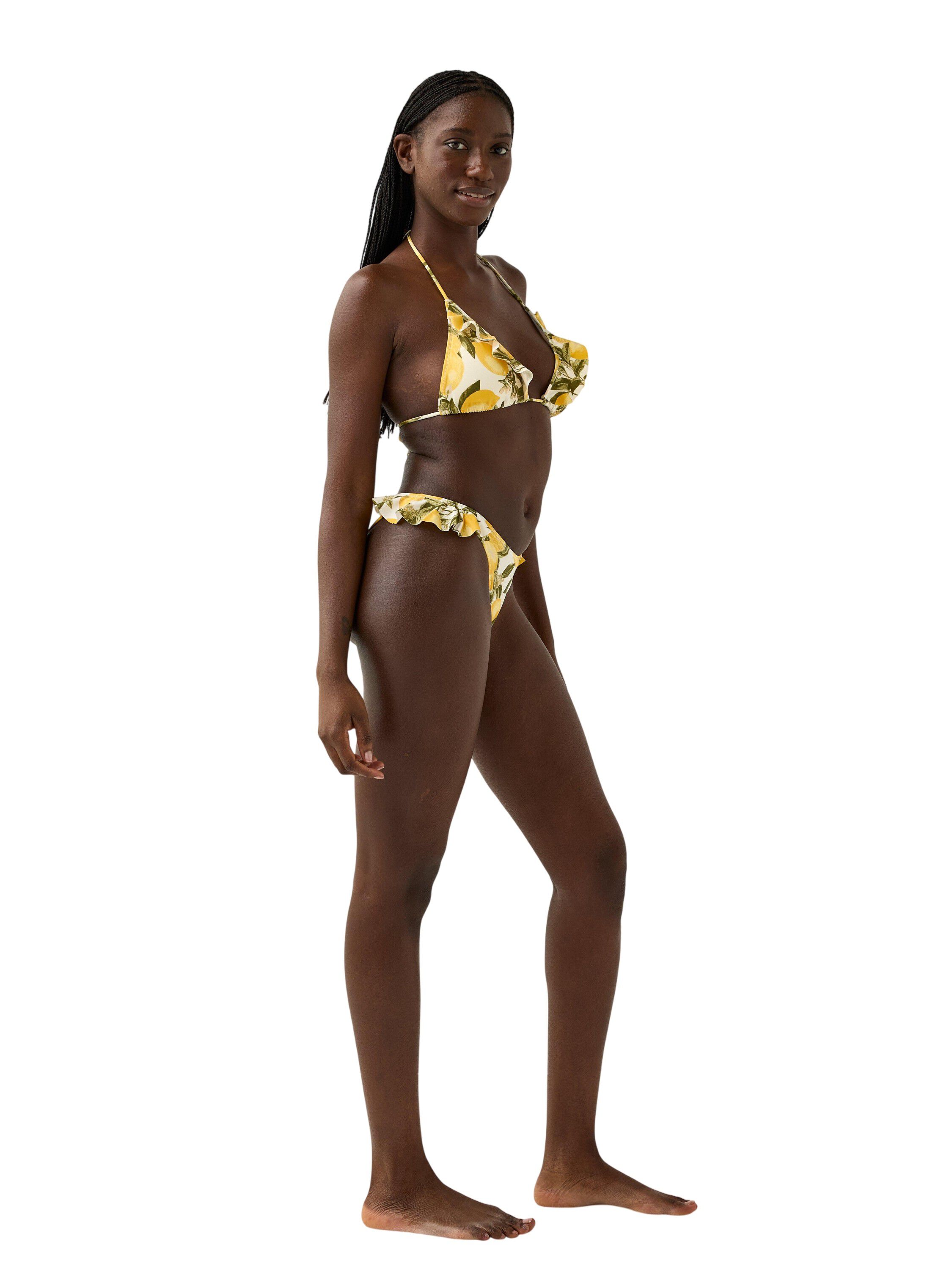 Bikini bottom in a brazilian fit wi