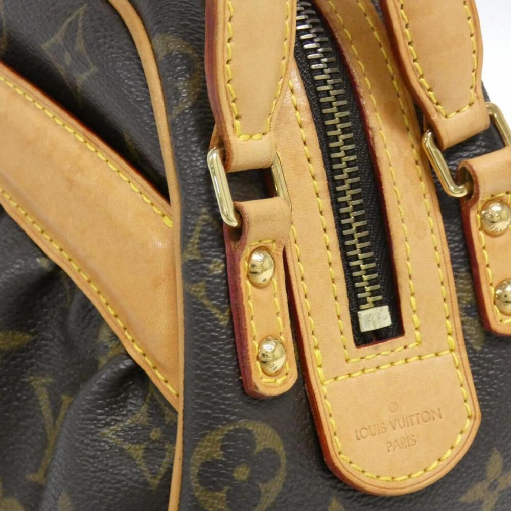 Louis Vuitton Shoulder Bags