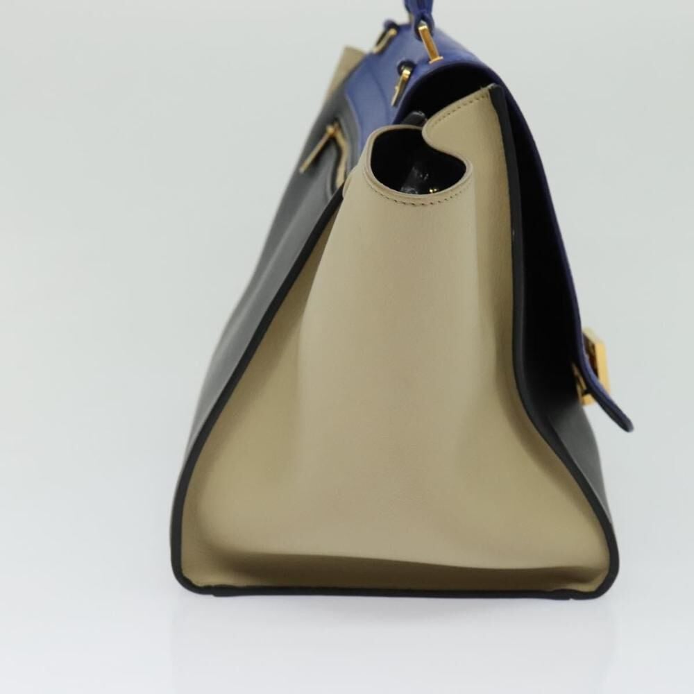 C&eacute;line Trapeze