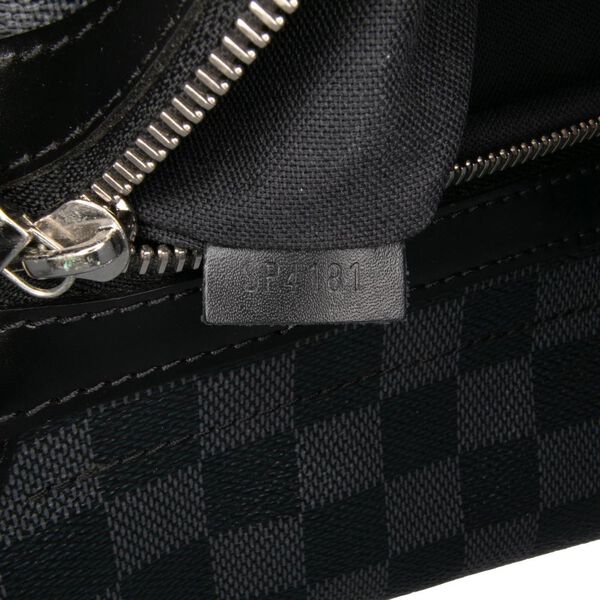 Louis Vuitton Messenger