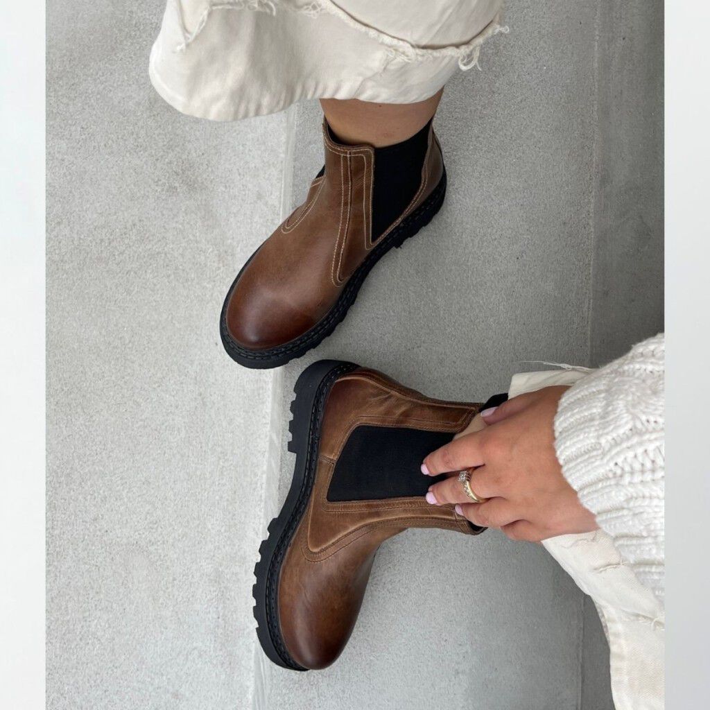 ANKLE BOOT