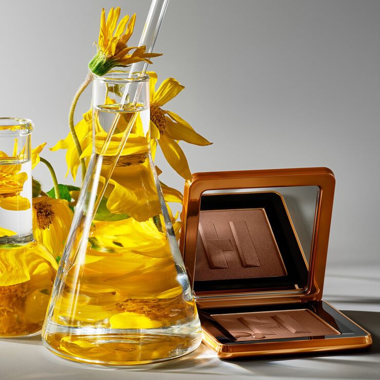 Power Sculpt Velvet Bronzer with Fermented Arnica - Solpuder