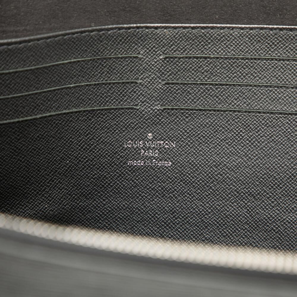 Louis Vuitton Clutch