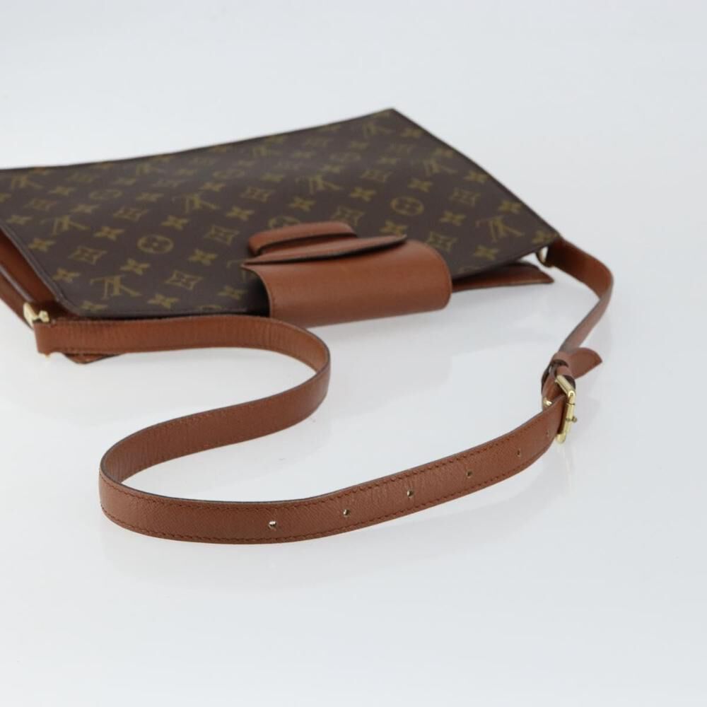 Louis Vuitton Shoulder Bags