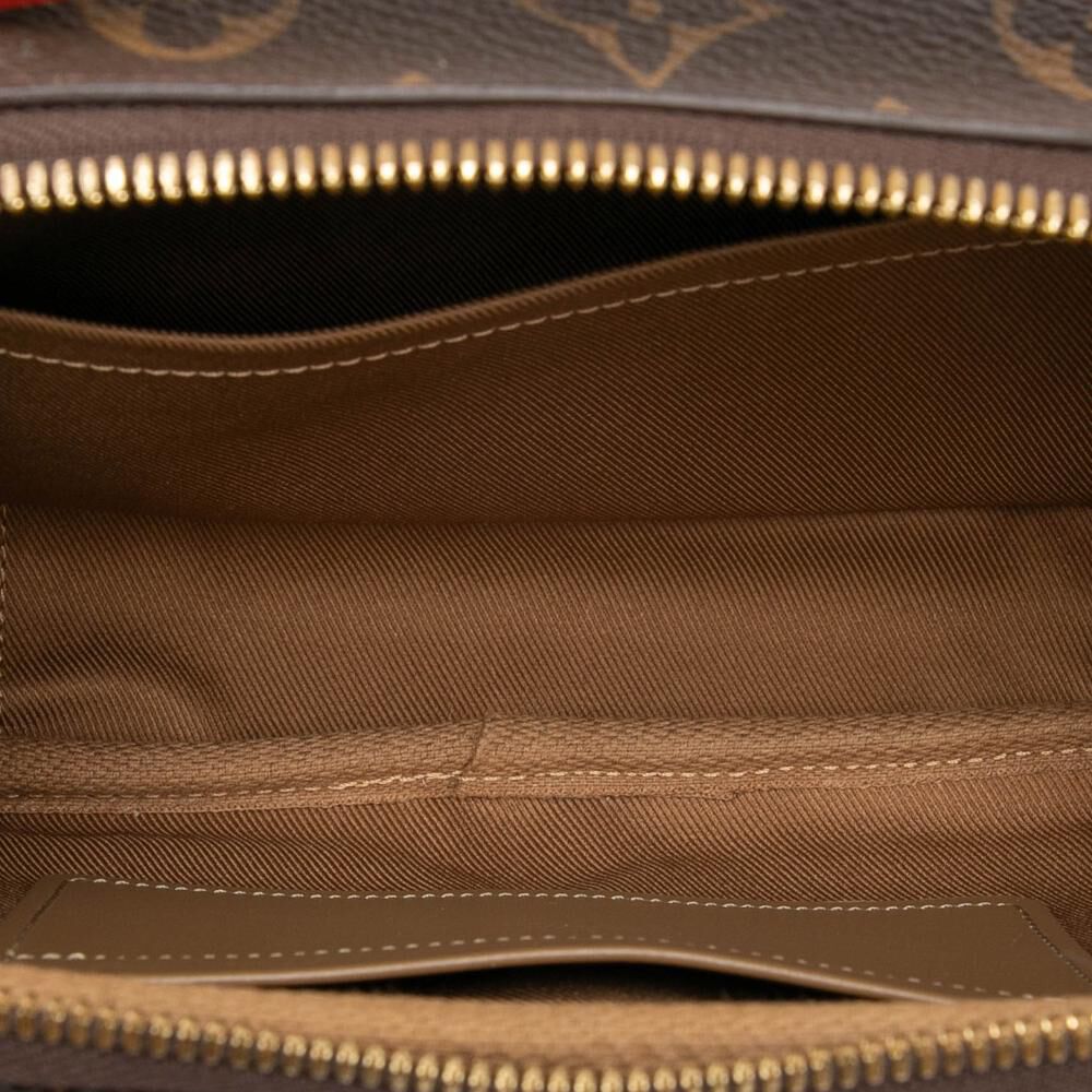 Louis Vuitton Shoulder Bags