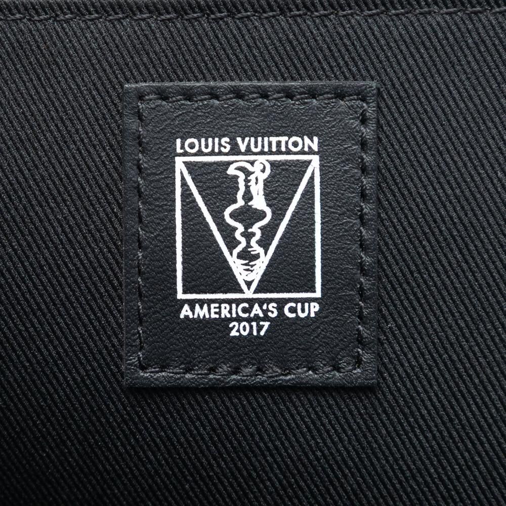 Louis Vuitton Clutch