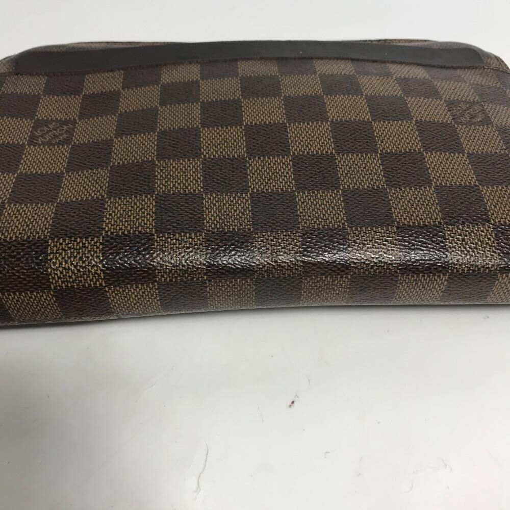 Louis Vuitton Clutch