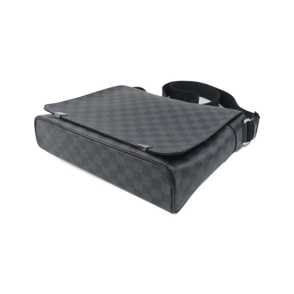 Louis Vuitton District