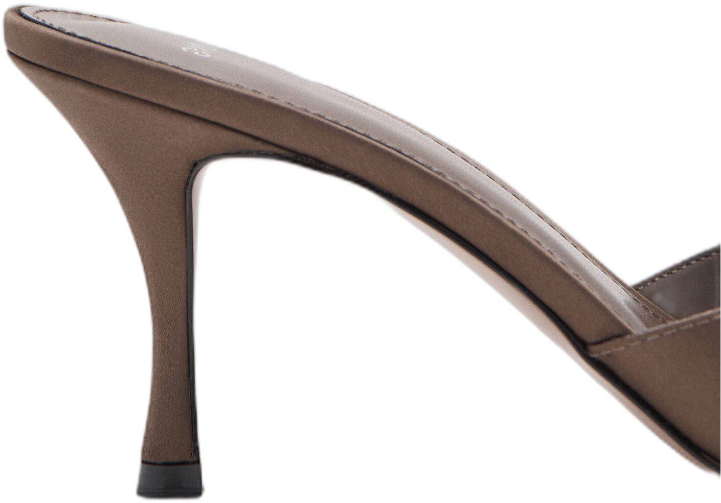 Heel non-structured sandals